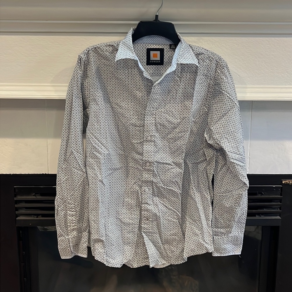 SQWEAR button up dress shirt. Men’s size small. 16C